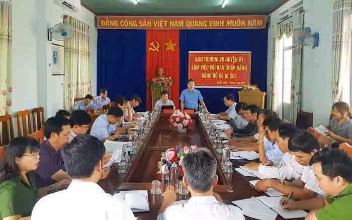  Quang cảnh buổi làm việc. Ảnh: Hà Phương