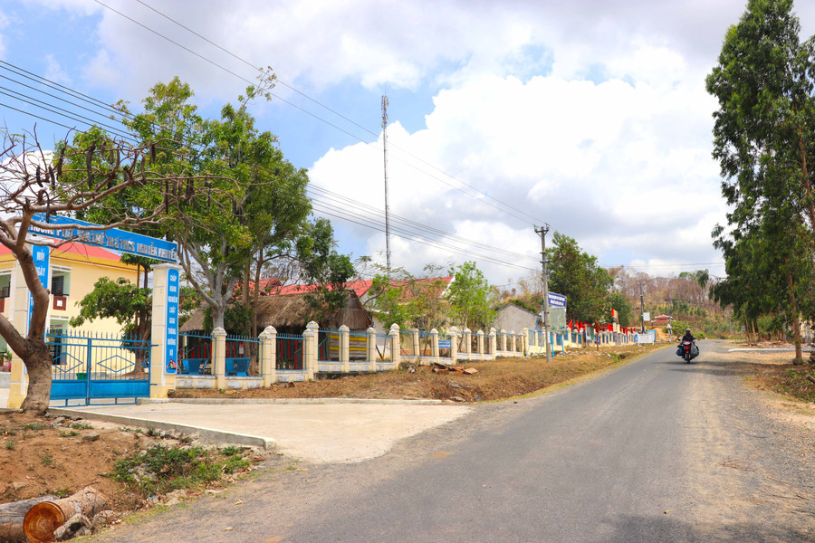 Diện mạo nông thôn xã Chư Krêy (huyện Kông Chro) ngày càng khởi sắc. Ảnh: An Phát