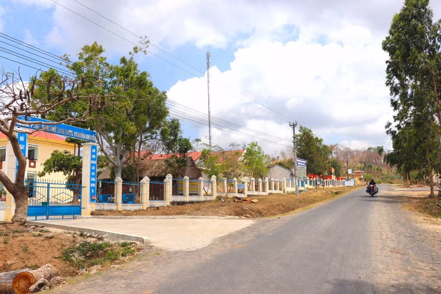 Diện mạo nông thôn xã Chư Krêy (huyện Kông Chro) ngày càng khởi sắc. Ảnh: An Phát