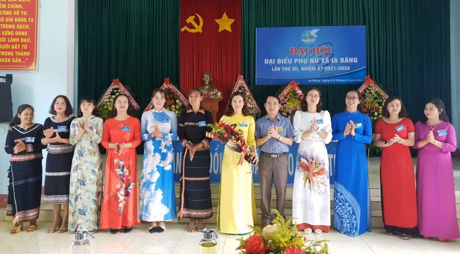 Ban Chấp hành mới ra mắt đại hội