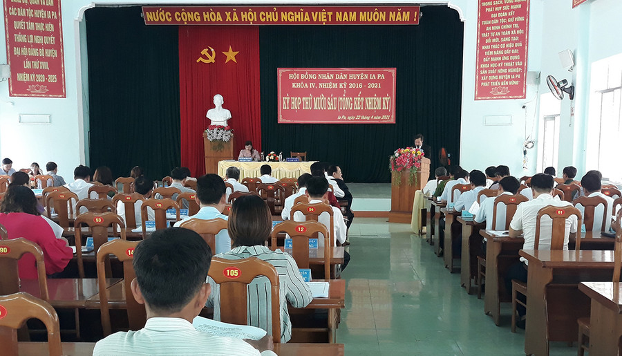 Quang cảnh kỳ họp thứ 16 HĐND huyện Ia Pa nhiệm kỳ 2016-2021. Ảnh: Mai Linh  Quang cảnh kỳ họp thứ 16 HĐND huyện Ia Pa. Ảnh: Mai Linh