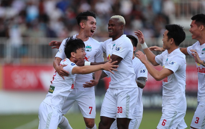 Niềm vui chiến thắng của các cầu thủ HAGL. Ảnh: MINH TRẦN