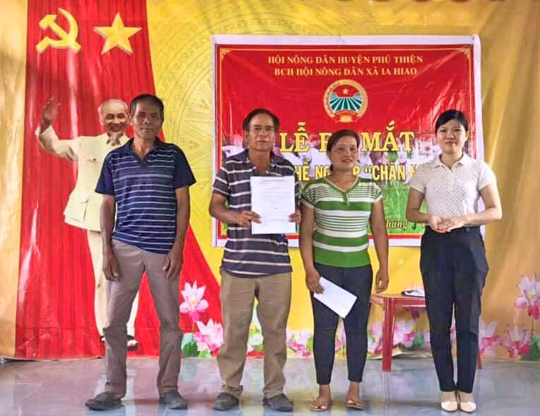 Ra mắt chi hội nghề nghiệp chăn nuôi dê xã Ia Hiao. Ảnh: Hà Phương