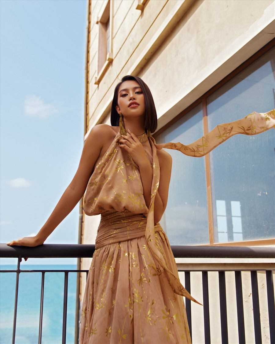 Bật mí về bí quyết giữ gìn vóc dáng gợi cảm, Tiểu Vy cho biết những ngày qua cô thường xuyên tập luyện chăm chỉ và ăn uống theo chế độ hợp lý. Ảnh: Huỳnh Trí Nghĩa.