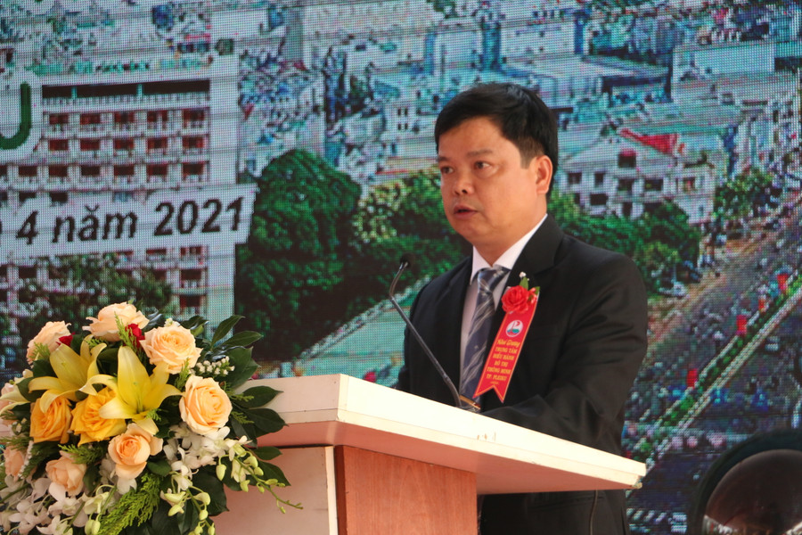 Chủ tịch UBND TP. Pleiku Nguyễn Hữu Quế phát biểu tại buỗi lễ. Ảnh: Quang Tấn