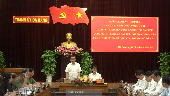 Đại tướng, Bộ trưởng Bộ Công an Tô Lâm đề nghị Đà Nẵng tăng cường đấu tranh phản bác các thế lực thù địch xuyên tạc, chống phá công tác bầu cử. Ảnh: Lam Hàn