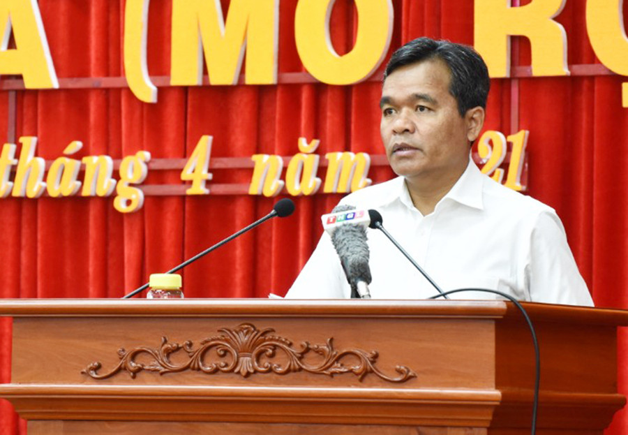 Bí thư Tỉnh ủy Hồ Văn Niên phát biểu tại hội nghị. Ảnh: Đức Thụy