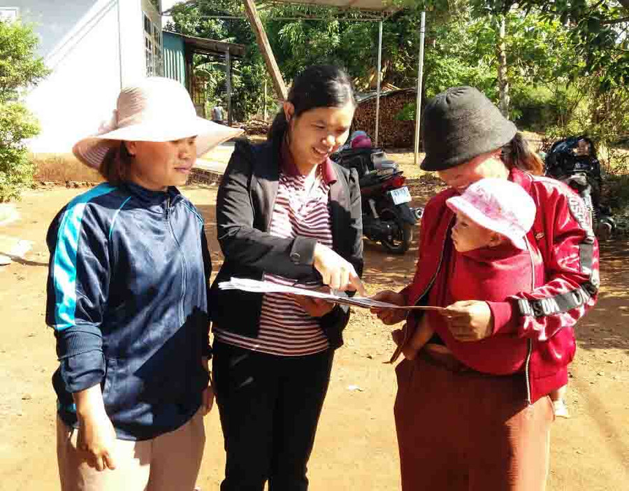 Tăng cường tuyên truyền phòng-chống suy dinh dưỡng cho trẻ ở vùng đồng bào dân tộc thiểu số. Ảnh: Như Nguyện