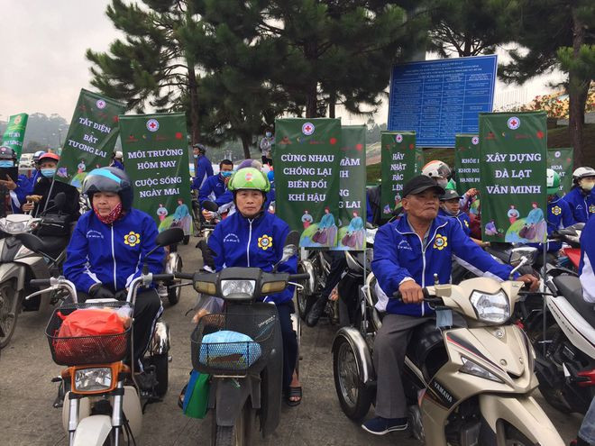 Hội Người khuyết tật tại buổi ra quân chiến dịch vì Đà Lạt khỏe - đẹp - chất. ẢNH: LÂM VIÊN