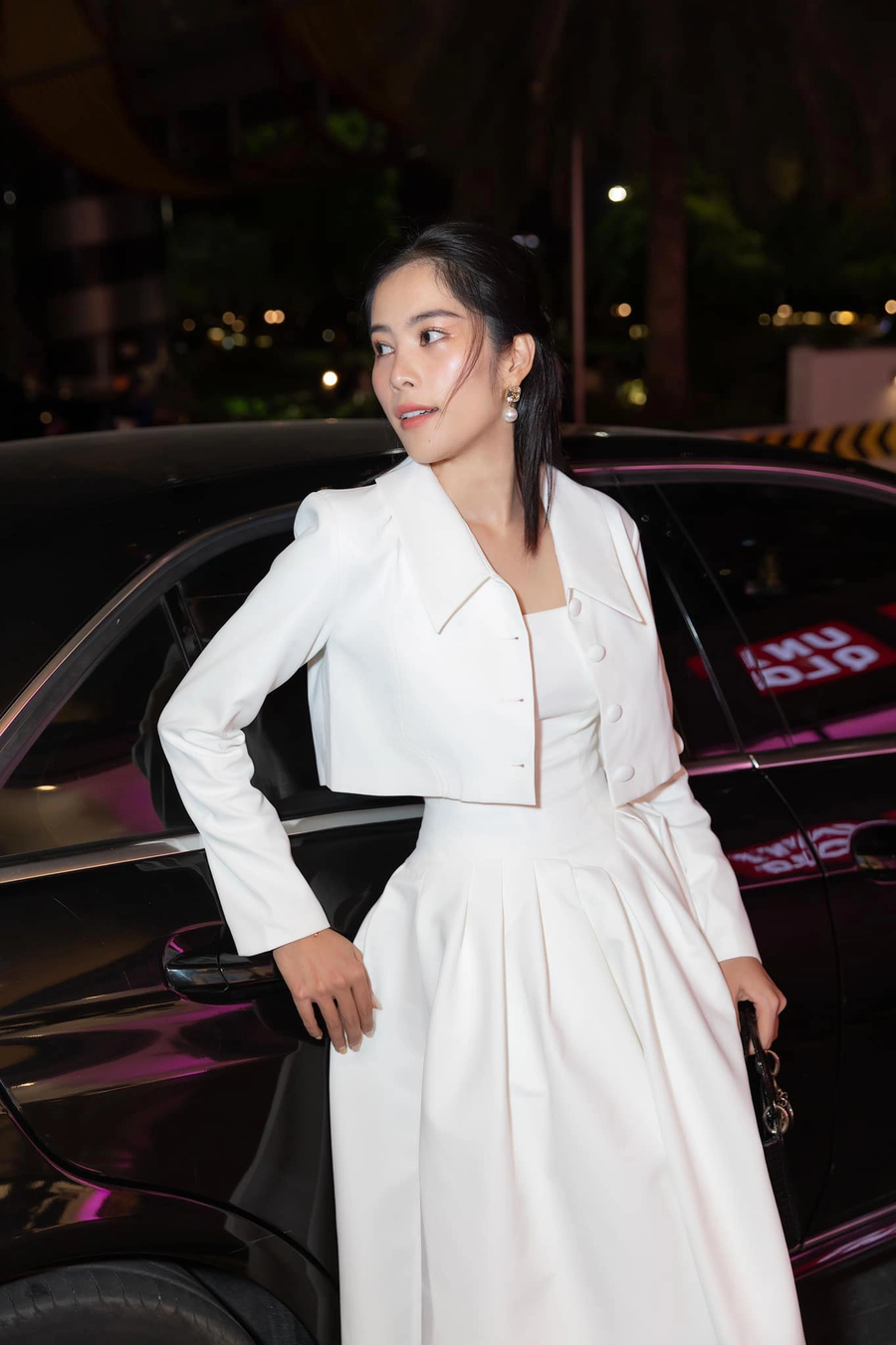 Người đẹp được khán giả động viên trở lại với một cuộc thi nhan sắc trong thời gian tới. ẢNH: FBNV