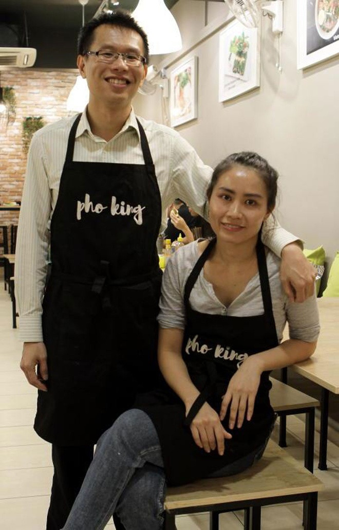 Vợ chồng Hoa Nguyen tại nhà hàng Pho King của mình- ẢNH: THE STAR