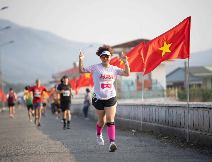Vận động viên tham gia tranh tài tại Giải Vô địch Quốc gia Marathon và cự ly dài Báo Tiền Phong lần thứ 62-2021. Ảnh: Hoàng Quốc Vĩnh