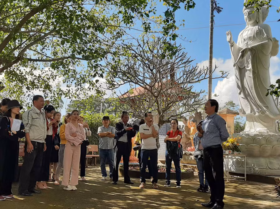 Sở Văn hóa-Thể thao và Du lịch thực hiện cắt giảm thời gian giải quyết đối với thủ tục cấp đổi thẻ hướng dẫn viên du lịch quốc tế, thẻ hướng dẫn viên du lịch nộ