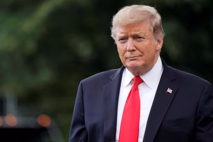 Cựu Tổng thống Donald Trump đã rơi gần 300 bậc trong danh sách tỉ phú của Tạp chí Forbes. Ảnh: Reuters