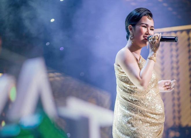 Võ Hạ Trâm muốn diện saree lên sân khấu để làm ông xã Vikas và gia đình chồng được bất ngờ. ẢNH: FBNV