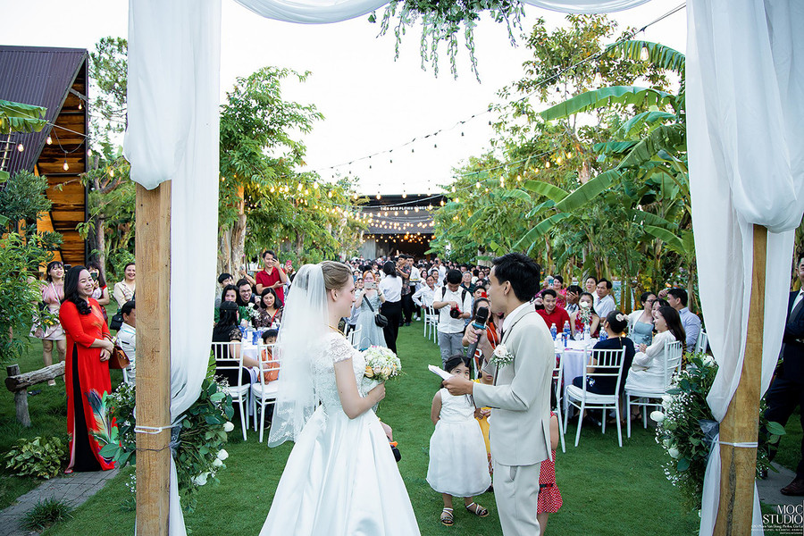 Tổ chức ngoài trời với cách thức sáng tạo nên hầu như mỗi tiệc đều mang màu sắc riêng. Ảnh: Minh Phương Tổ chức ngoài trời với cách thức sáng tạo nên hầu như mỗi tiệc đều mang màu sắc riêng. Ảnh: Minh Phương