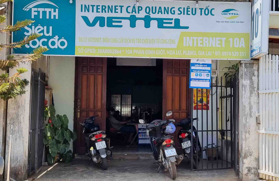 Tiệm Internet 10A đường Phan Đình Giót của chị Hồ Thị Thanh Kiêm nơi đối tượng trộm thiết bị máy tính. Ảnh: Hà Phương Tiệm Internet 10A đường Phan Đình Giót của chị Hồ Thị Thanh Kiêm nơi đối tượng trộm thiết bị máy tính. Ảnh: Hà Phương