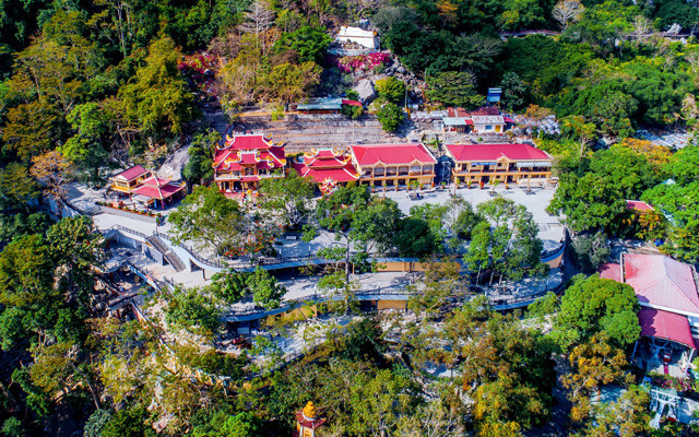 Núi Bà Đen là tài nguyên quý giá để Tây Ninh phát triển du lịch tâm linh.