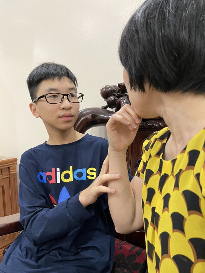 Con trai Đàm Quốc Triệu chính là trợ thủ đắc lực giúp chị Liên hoàn thành cuốn tự truyện