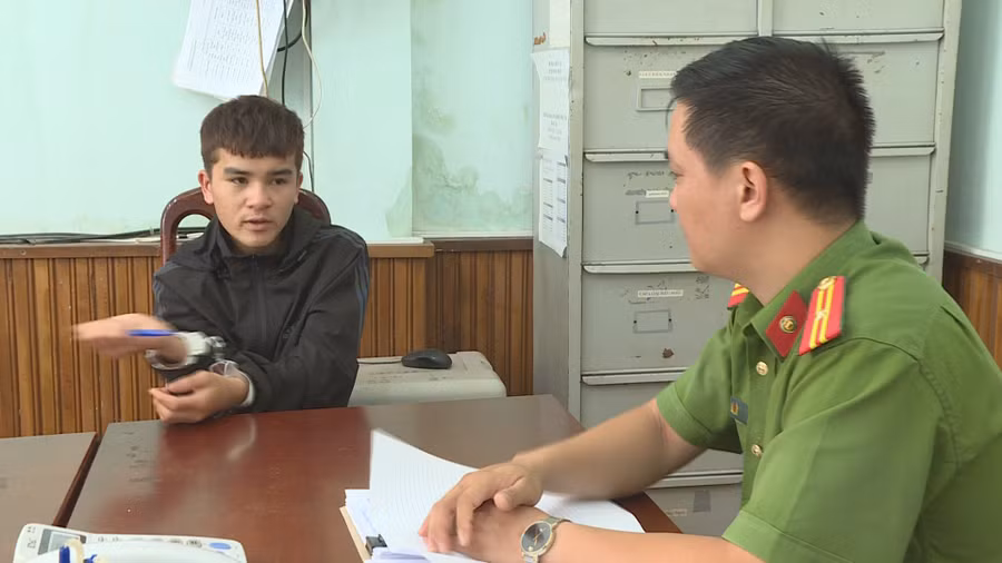 Nguyễn Khắc Nam tại cơ quan điều tra.