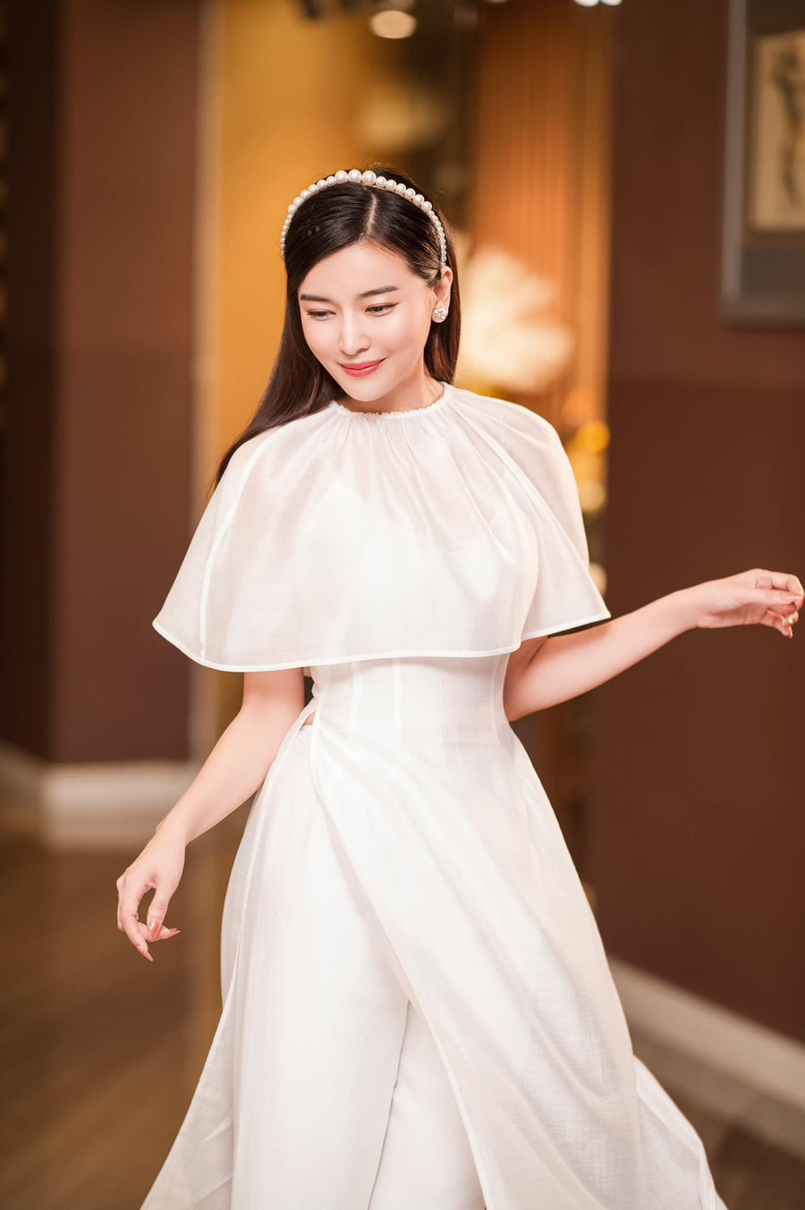 Trong các dự án, người đẹp sinh năm 1990 thường được đánh giá cao về khả năng diễn xuất cũng như thái độ làm việc chuyên nghiệp. ẢNH: FBNV