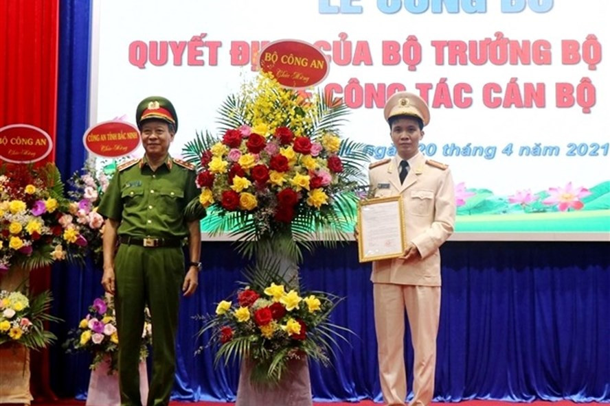 Đại tá Bùi Duy Hưng được bổ nhiệm làm Giám đốc Công an tỉnh Bắc Ninh hôm 20.4. Ảnh CABN Đại tá Bùi Duy Hưng được bổ nhiệm làm Giám đốc Công an tỉnh Bắc Ninh hôm 20.4. Ảnh CABN