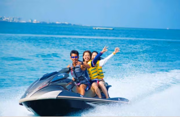 Tắm biển, thử sức môtô nước,… sẽ là những hoạt động biển đặc quyền của cư dân Thành phố biển hồ.