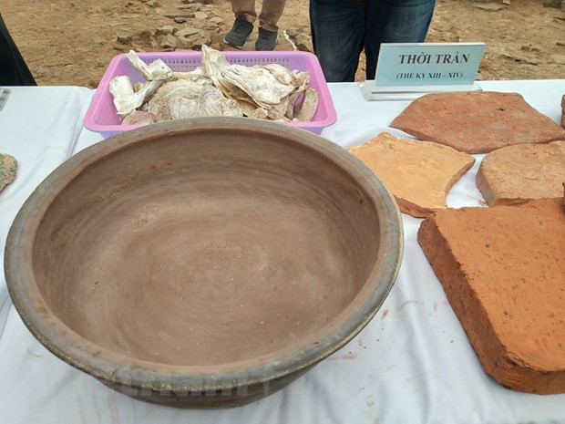  Chiếc chậu thời Trần còn nguyên vẹn. (Ảnh: Minh Thu/Vietnam+)
