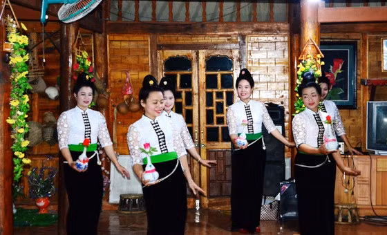 Chương trình biểu diễn văn nghệ tại một tỉnh khu vực Tây Bắc 