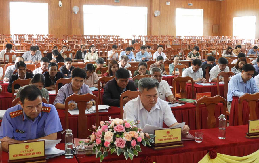 Các đại biểu dự kỳ họp. Ảnh: Thanh Nhật