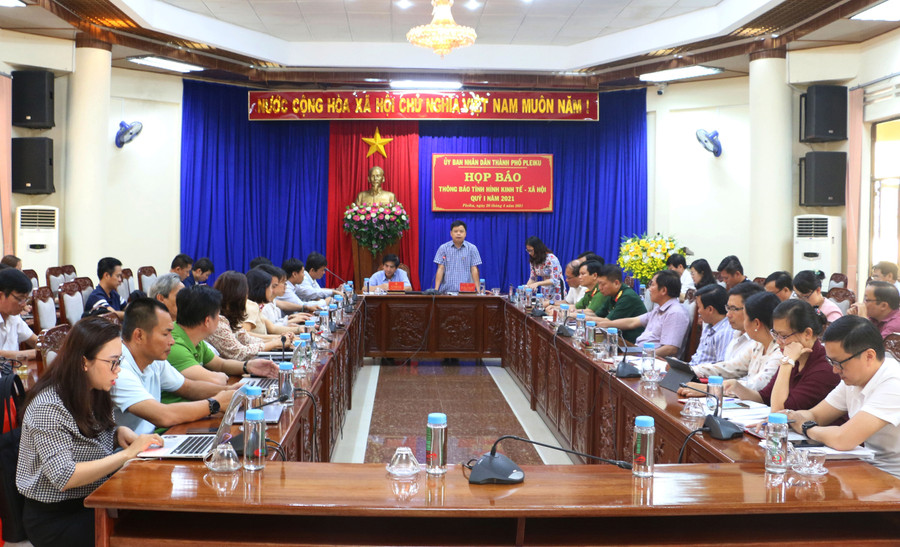 Quang cảnh buổi họp báo. Ảnh: Quang Tấn Quang cảnh buổi họp báo. Ảnh: Quang Tấn