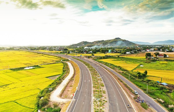 Đường Quốc lộ 19 mới đầu tư trên 4.400 tỷ đồng, nối từ Quốc lộ 1A xuống Cảng Quy Nhơn và KKT Nhơn Hội Đường Quốc lộ 19 mới đầu tư trên 4.400 tỷ đồng, nối từ Quốc lộ 1A xuống Cảng Quy Nhơn và KKT Nhơn Hội