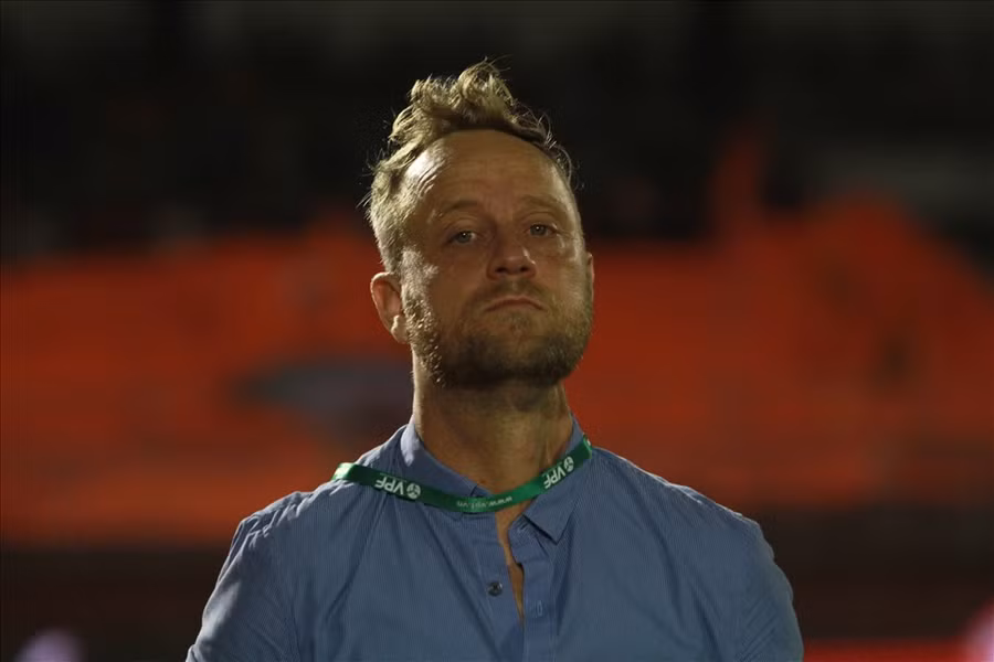 Huấn luyện viên Polking đứng trước nguy cơ bị sa thải với chuỗi thành tích tệ của TPHCM. Ảnh: Thanh Vũ.