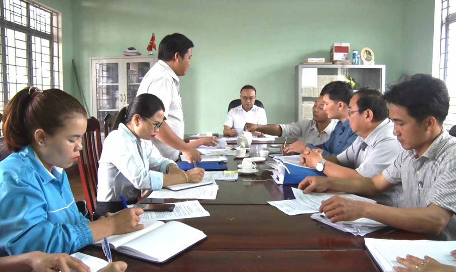Kiểm tra công tác bầu cử tại xã Bar Maih (huyện Chư Sê). Ảnh: Mỹ Đức Kiểm tra bầu cử tại xã Barmaih