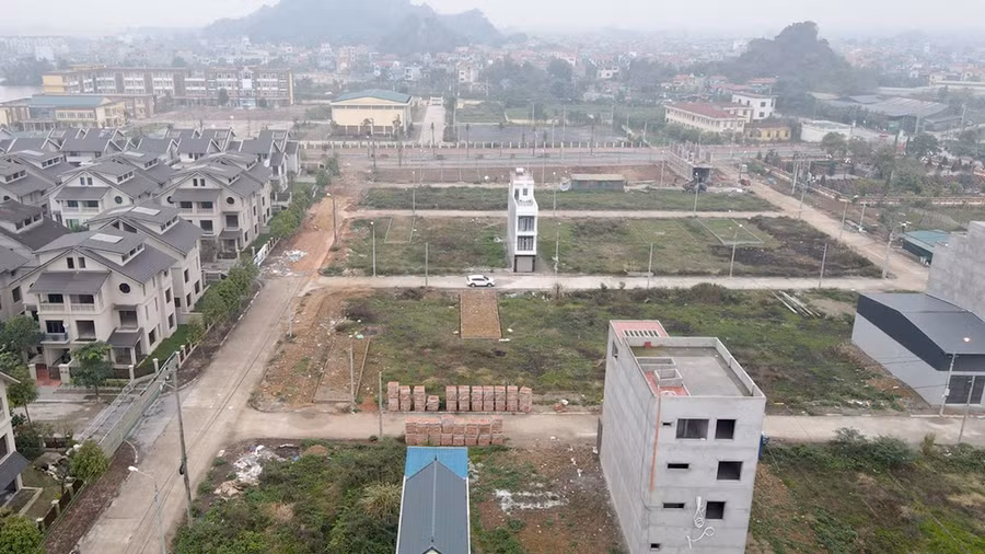 Đầu năm 2021, sốt đất nền diễn ra rầm rộ ở nhiều tỉnh. ẢNH LÊ QUÂN