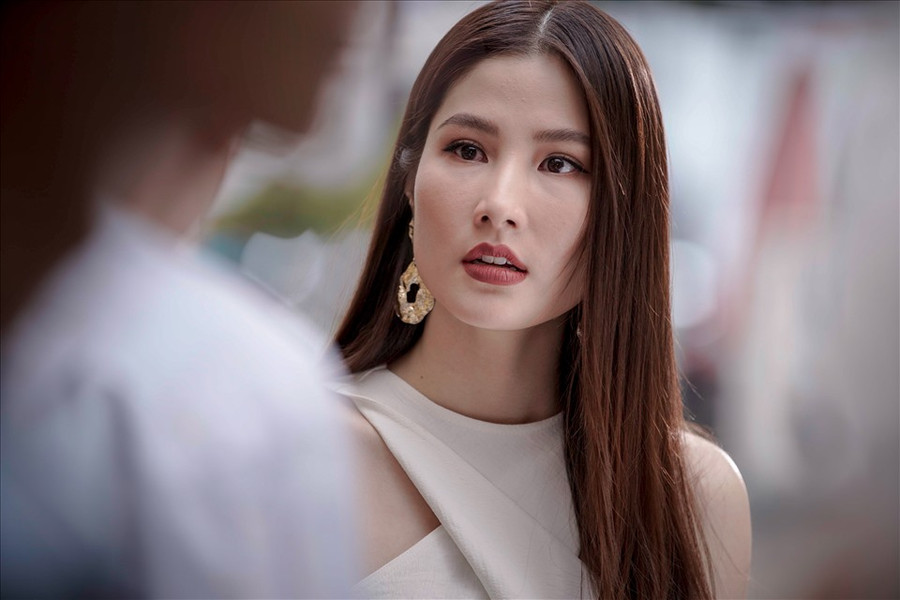 Tuy nhiên, giống Lan Ngọc, Diễm My cũng có những trăn trở ở ngưỡng cửa 30. Cô nói rằng ngoài đời cô từng có gia đình không trọn vẹn khi mẹ mất, bản thân phải cố mạnh mẽ vượt qua. Ảnh: NSCC