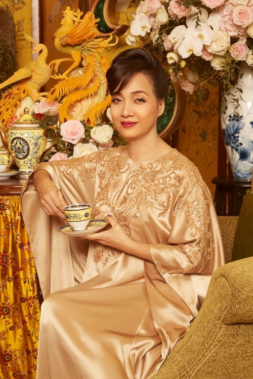 Lê Khanh đẹp quý phái trong 