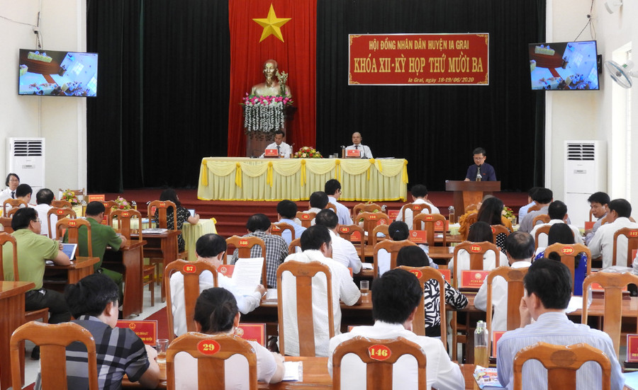  Quang cảnh kỳ họp thứ 13 HĐND huyện Ia Grai khóa XII. Ảnh: Thanh Nhật