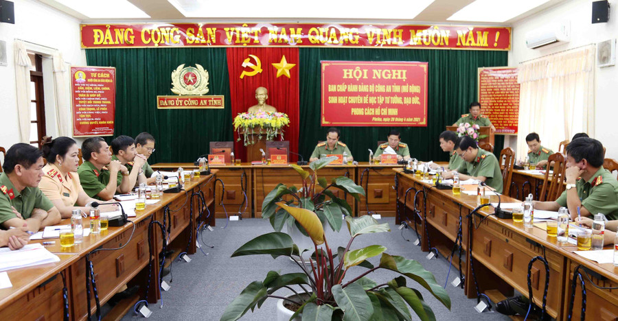 Quang cảnh hội nghị sinh hoạt chuyên đề của Đảng ủy Công an tỉnh. Ảnh: Thúy Trinh