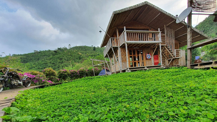 Nơi cắm trại đẹp tuyệt của chàng trai ở núi Đại Bình. Ảnh: THÚY HẰNG