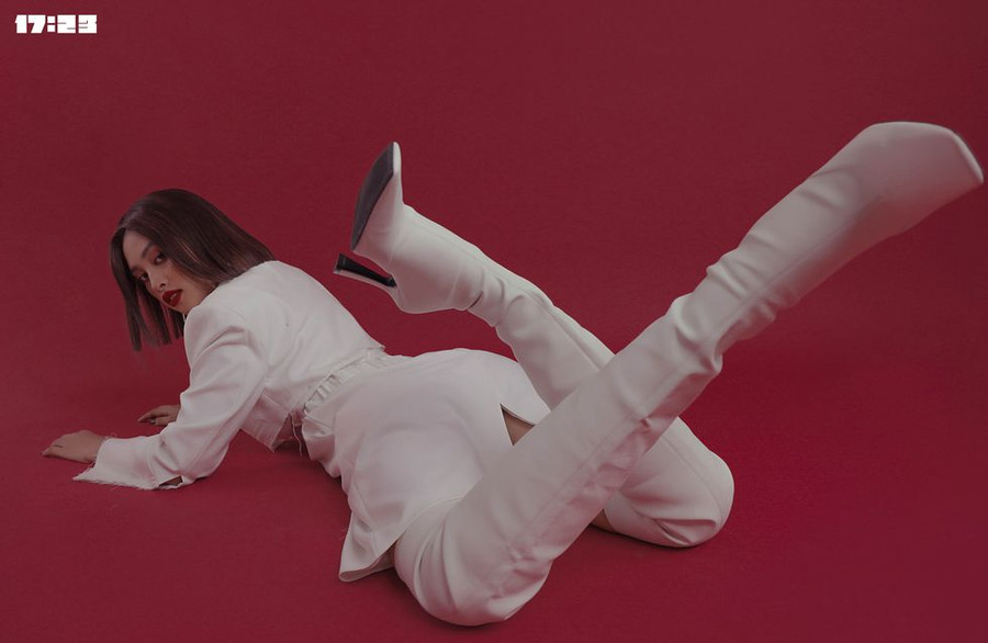 Sau 3 năm đăng quang, Hoa hậu Tiểu Vy gây được ấn tượng đẹp trong lòng công chúng không chỉ bởi nhan sắc ngày càng thăng hạng mà còn là sức trẻ luôn muốn khẳng định mình, không ngại bước ra khỏi những hình ảnh an toàn, đóng khung ẢNH: NGUYỄN DU