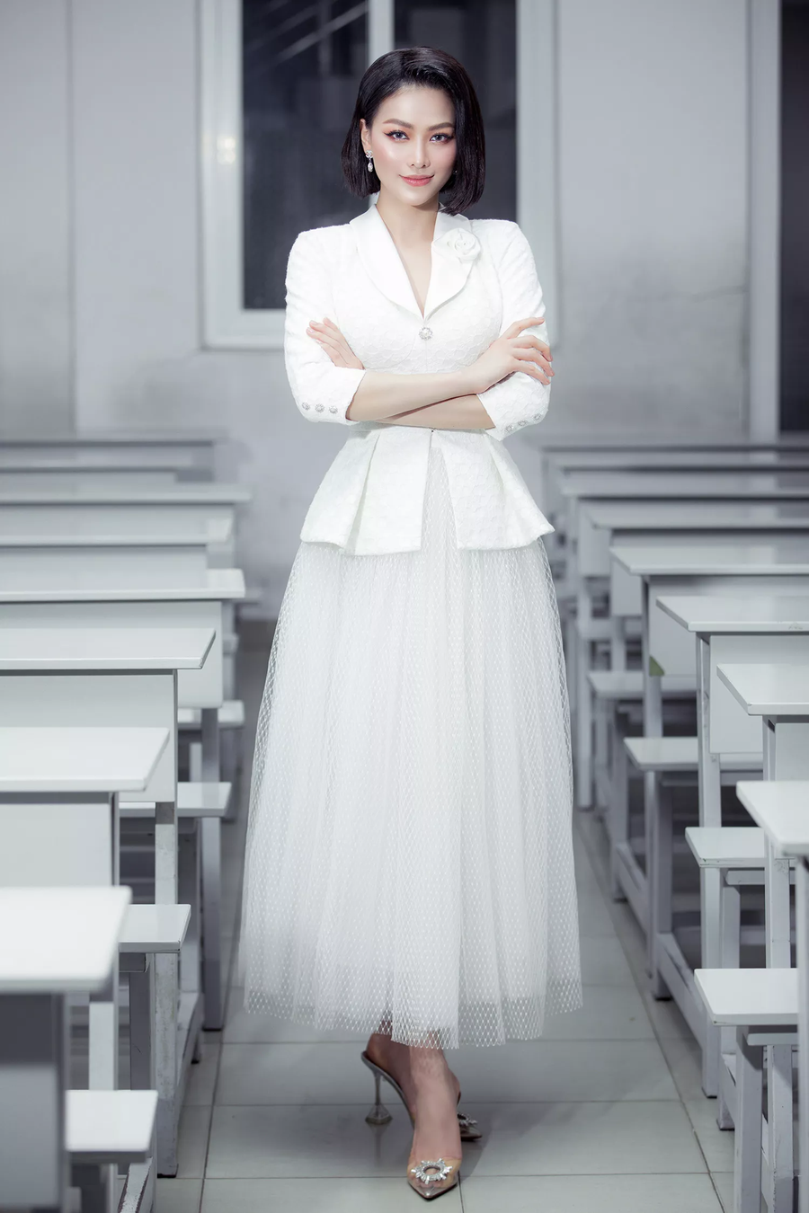 Những hình ảnh Hoa hậu Phương Khánh tại sự kiện thu hút sự chú ý của đông đảo khán giả. Họ hết lời khen ngợi thân hình hoàn hảo, gương mặt khả ái và vòng eo 54cm của cô nàng. Để duy trì một cơ thể hoàn hảo, Phương Khánh cũng từng tiết lộ cô khá nghiêm khắc với bản thân trong việc tập luyện thể thao và theo chế độ ăn organic đảm bảo sức khoẻ.