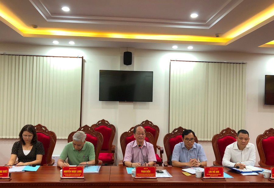 Đoàn công tác của Quỹ Cộng đồng phòng tránh thiên tai làm việc với Thường trực Tỉnh ủy. Ảnh: Lê Nam