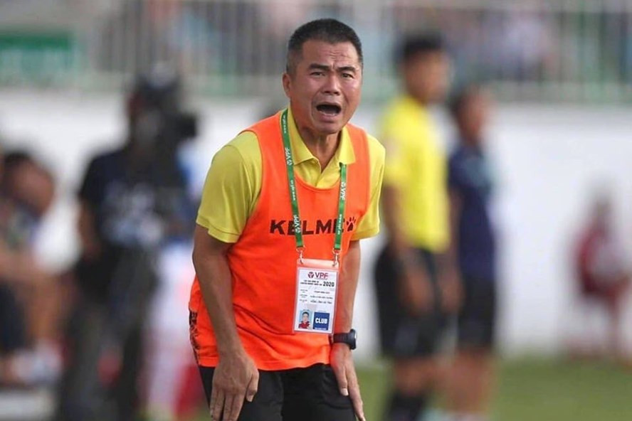 Huấn luyện viên Phạm Minh Đức thận trọng trước trận gặp Sài Gòn. Ảnh: HLHT