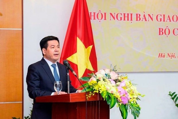 Tân Bộ trưởng Bộ Công Thương Nguyễn Hồng Diên phát biểu tại hội nghị chuyển giao công việc Bộ trưởng Bộ Công Thương. (Ảnh: PV/Vietnam+) Tân Bộ trưởng Bộ Công Thương Nguyễn Hồng Diên phát biểu tại hội nghị chuyển giao công việc Bộ trưởng Bộ Công Thương. (Ảnh: PV/Vietnam+)