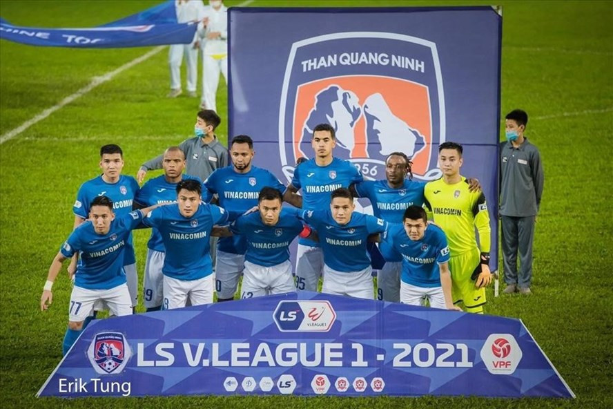 Lãnh đạo tỉnh Quảng Ninh hứa sang tuần sẽ giải ngân và trả lương cho các cầu thủ. Ảnh: VPF