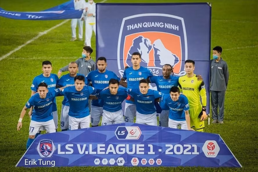 Lãnh đạo tỉnh Quảng Ninh hứa sang tuần sẽ giải ngân và trả lương cho các cầu thủ. Ảnh: VPF