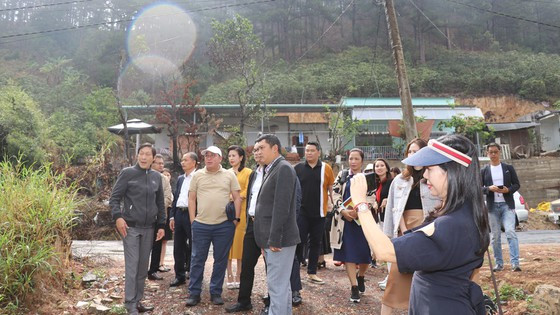 Đoàn tham quan dự án