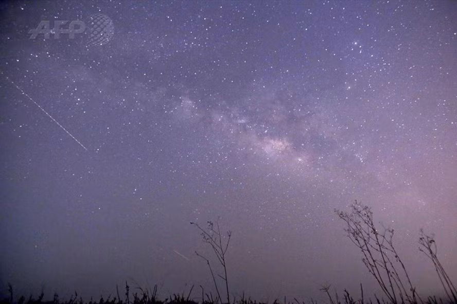 Mưa sao băng Lyrids. Ảnh minh hoạ: AFP.