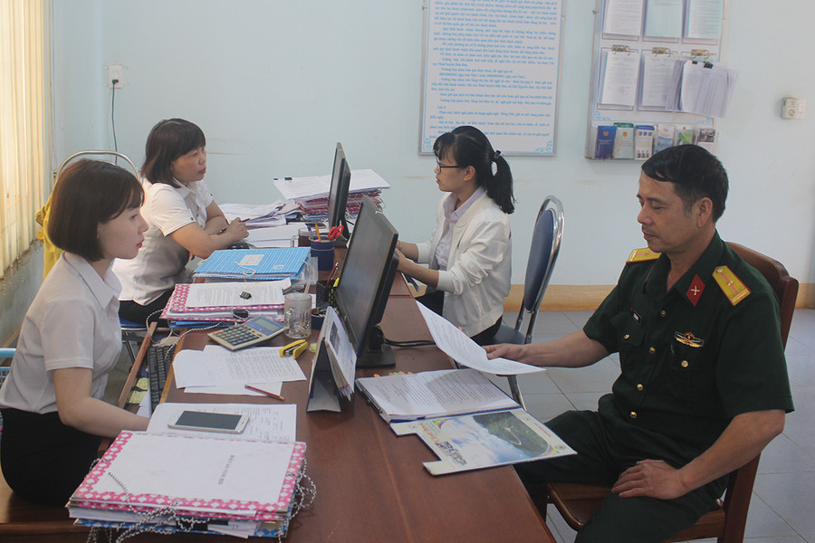 Hiện ngành Thuế đã sẵn sàng tiếp nhận giấy đề nghị gia hạn thời gian nộp thuế và tiền thuê đất của người dân, doanh nghiệp. Ảnh: Sơn Ca Hiện ngành Thuế đã sẵn sàng tiếp nhận giấy đề nghị gia hạn thời gian nộp thuế và tiền thuê đất của người dân, doanh nghiệp. Ảnh: Sơn Ca